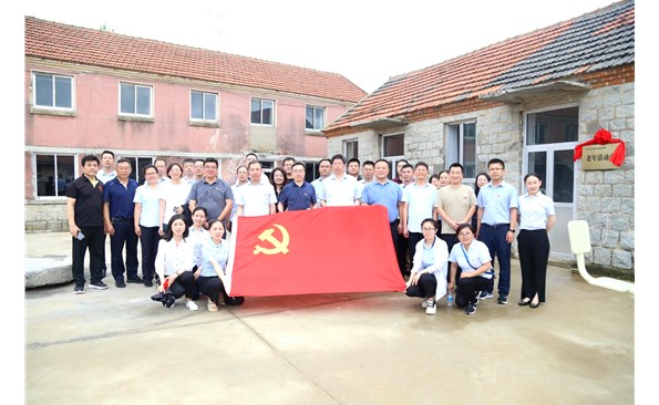 情系联系村，，，，，，，共建显担当——威海产投集团开展“五个一”主题党日活动